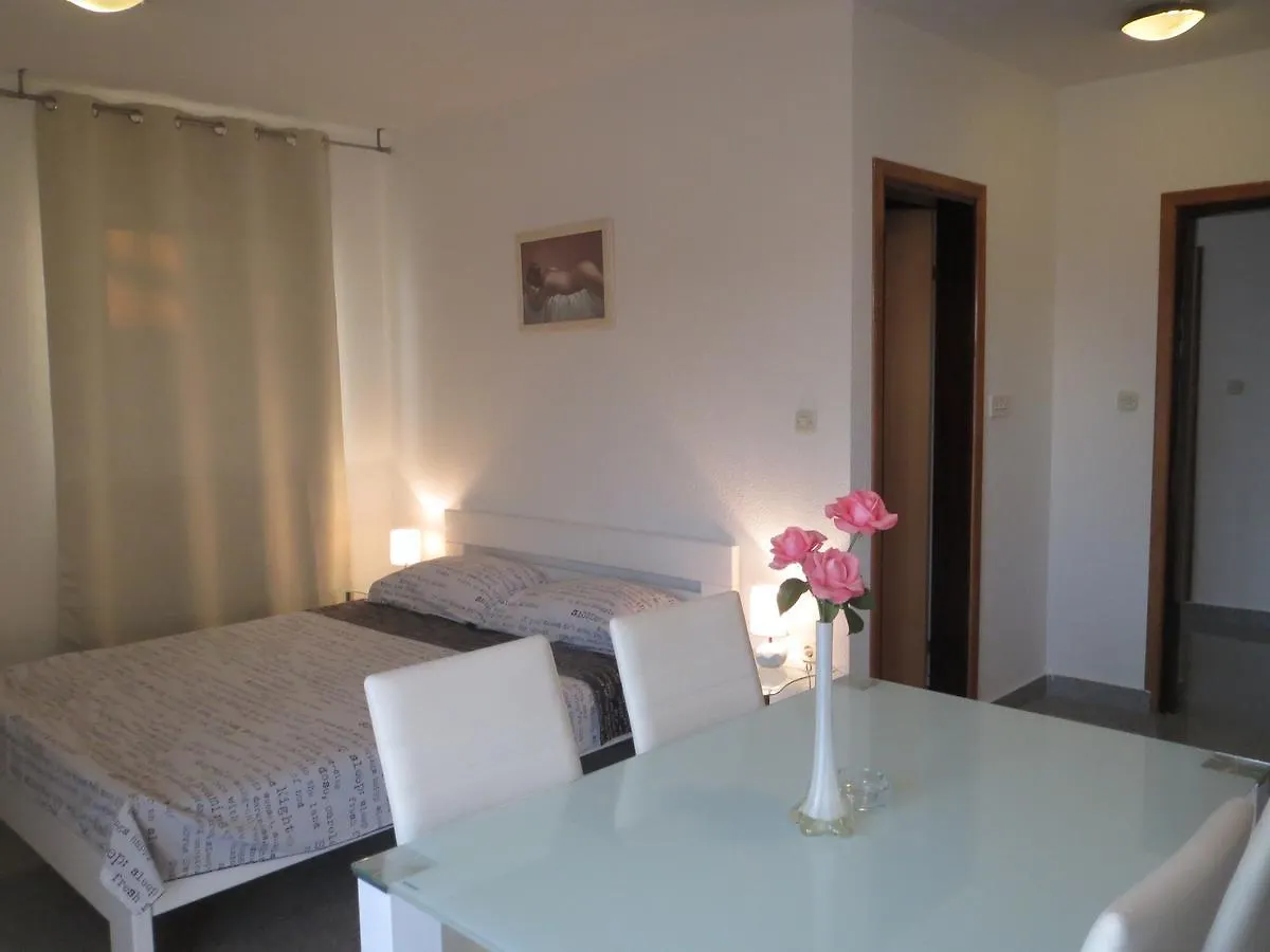 Apartments Slavica Biograd Na Moru